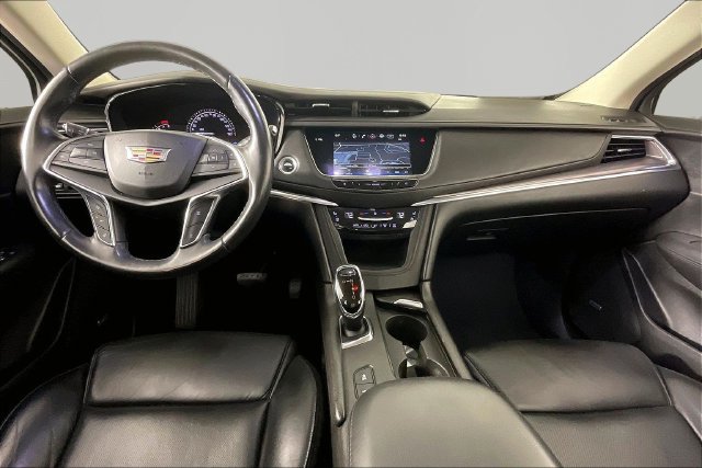Used 2018 Cadillac XT5 Premium Luxury FWD image 6