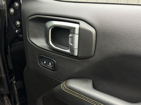 Used 2025 Jeep Wrangler Unlimited Sahara w/ Safety Group image 40