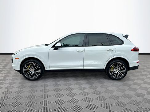 Used 2017 Porsche Cayenne Platinum Edition image 4