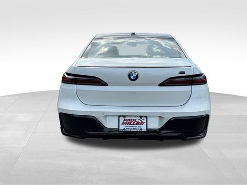 Used 2025 BMW 740i xDrive AWD/4WD image 8