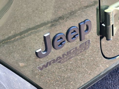 Used 2021 Jeep Wrangler Sport AWD/4WD image 32