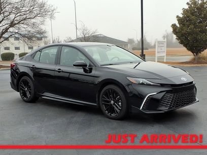 Used 2025 Toyota Camry SE w/ Multimedia Upgrade Package