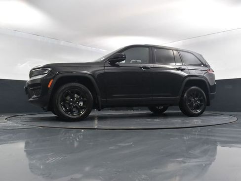 New 2025 Jeep Grand Cherokee Altitude w/ MOPAR Finishing Package AWD/4WD image 51