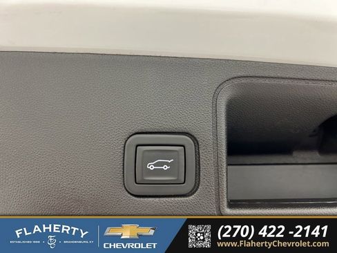 Used 2024 GMC Terrain SLT AWD/4WD image 22