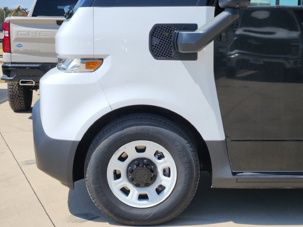 Used 2024 Chevrolet Brightdrop 600 w/ Battery Pack, Max Range AWD/4WD image 8