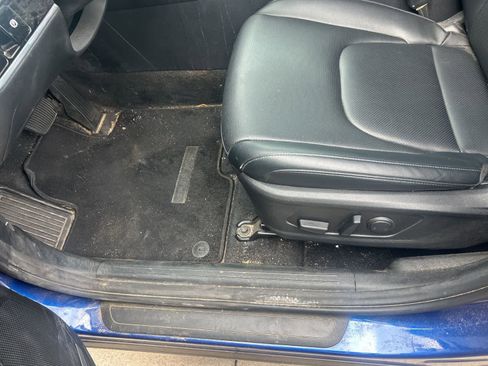 Certified 2024 Kia Sportage EX image 5