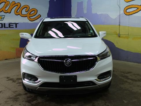 Used 2019 Buick Enclave Essence w/ Sun And Navigation Package image 3