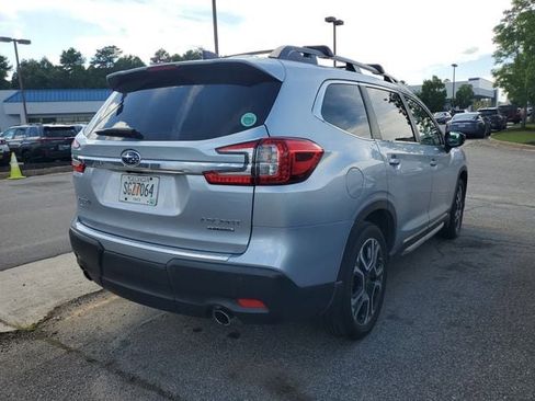 Used 2024 Subaru Ascent Limited w/ Technology Package AWD/4WD image 9