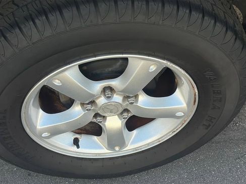 Used 2006 MAZDA Tribute I FWD image 16