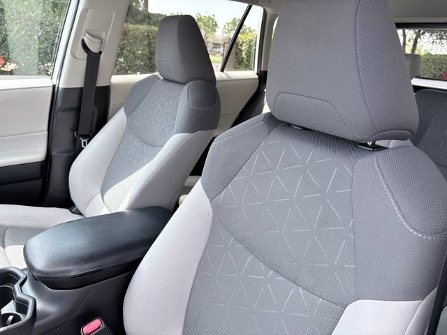 Used 2019 Toyota RAV4 XLE w/ Convenience Package AWD/4WD image 11