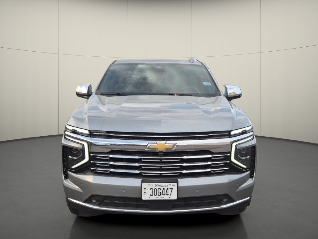 Used 2025 Chevrolet Suburban Premier AWD/4WD image 2