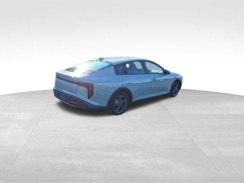 Used 2025 Kia K4 FWD image 5