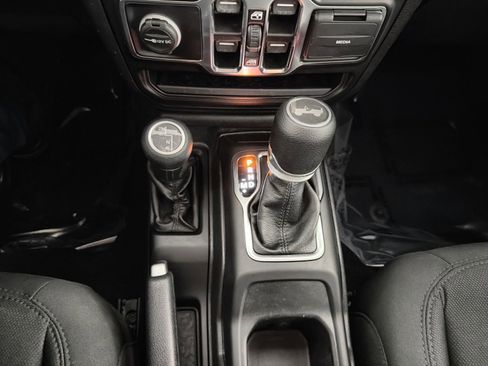 Used 2021 Jeep Wrangler Unlimited Sport image 21