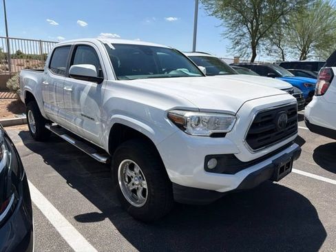 Used 2019 Toyota Tacoma SR5 RWD image 2