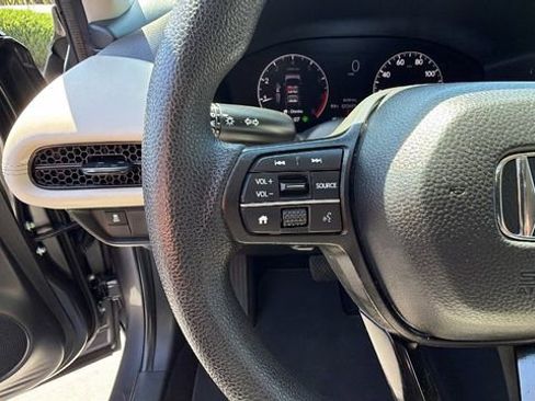Used 2023 Honda HR-V LX image 27