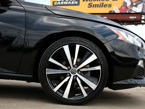 Used 2021 Nissan Altima 2.5 SR image 5