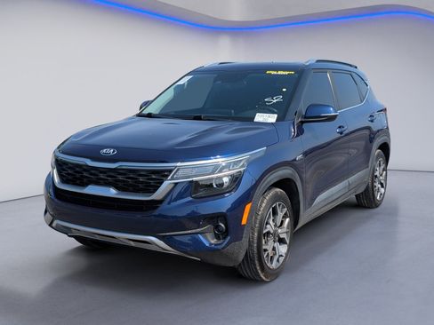 Used 2021 Kia Seltos EX AWD/4WD image 2