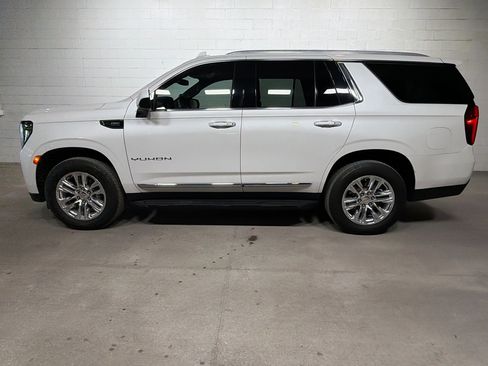 Used 2021 GMC Yukon SLT AWD/4WD image 2