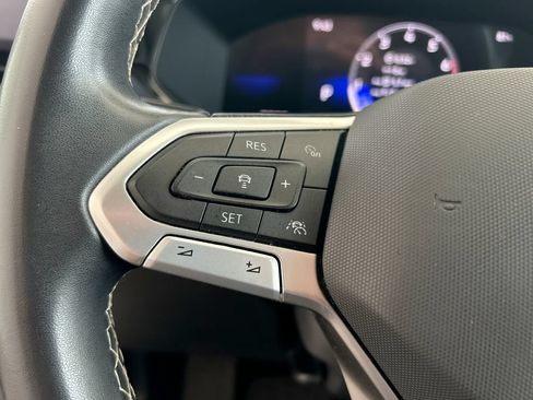 Certified 2023 Volkswagen Taos SE FWD image 18