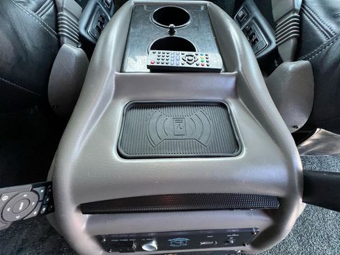 Used 2019 GMC Savana 2500 Extended w/ Enhanced Convenience Package image 33