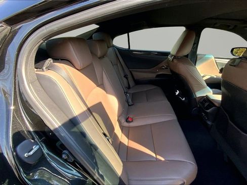 Used 2023 Lexus ES 350 350 w/ Accessory Package (Z2) image 17