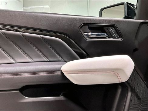 Used 2023 GMC Canyon AT4X image 20