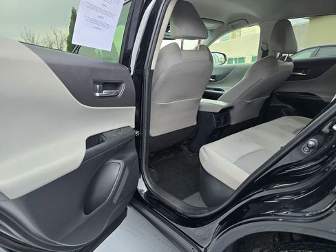 Used 2022 Toyota Venza LE image 21