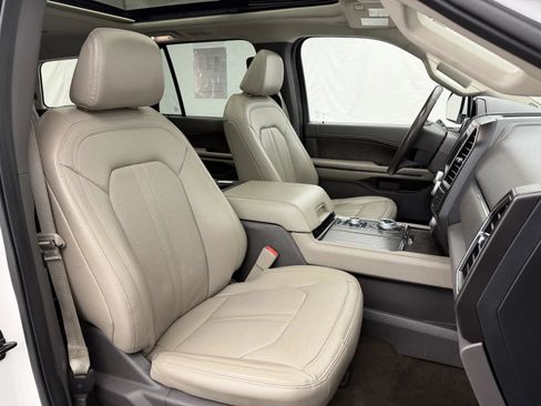 Used 2021 Ford Expedition Limited w/ Equipment Group 302A AWD/4WD image 36
