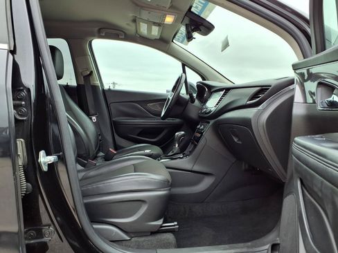 Used 2020 Buick Encore Preferred FWD image 24