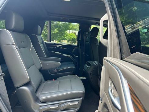 Used 2023 Cadillac Escalade Premium Luxury AWD/4WD image 49
