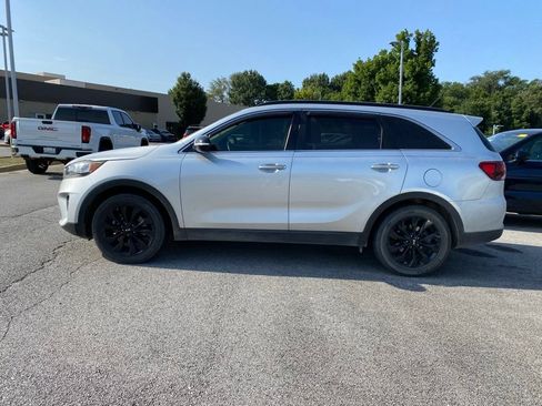 Used 2019 Kia Sorento S FWD image 4