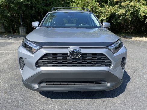 Used 2025 Toyota RAV4 XLE w/ Convenience Package FWD image 3
