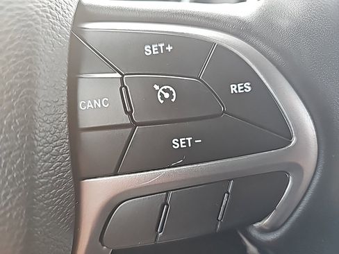 Certified 2020 Jeep Grand Cherokee Limited w/ Premium Lighting Group image 32