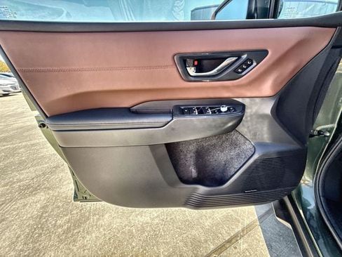 Used 2026 Subaru Outback Touring XT AWD/4WD image 13