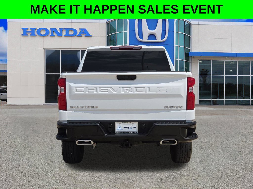 Used 2025 Chevrolet Silverado 1500 Custom Trail Boss AWD/4WD image 4