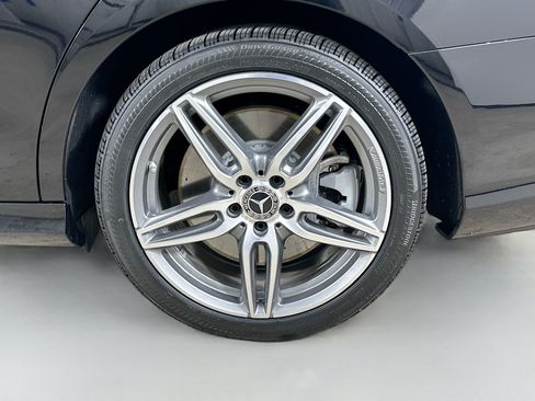 Certified 2018 Mercedes-Benz E 400 4MATIC Sedan image 39