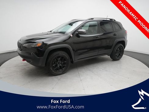 Used 2019 Jeep Cherokee Trailhawk w/ Comfort/Convenience Group image 1