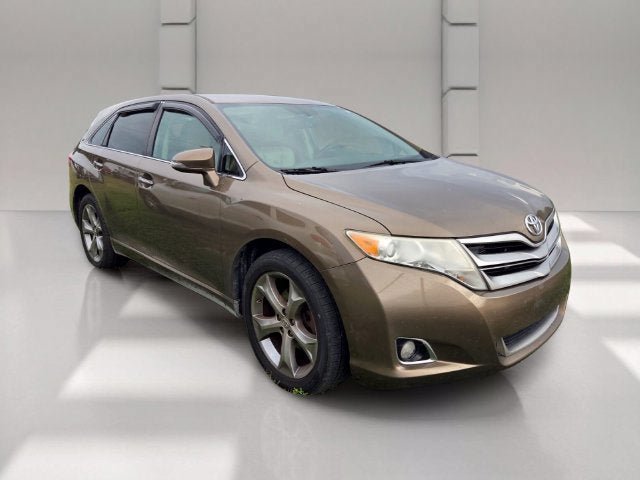 Used 2013 Toyota Venza XLE AWD/4WD image 2