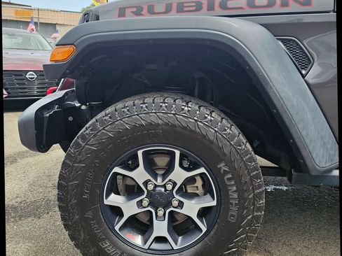 Used 2019 Jeep Wrangler Unlimited Rubicon w/ Dual Top Group AWD/4WD image 35