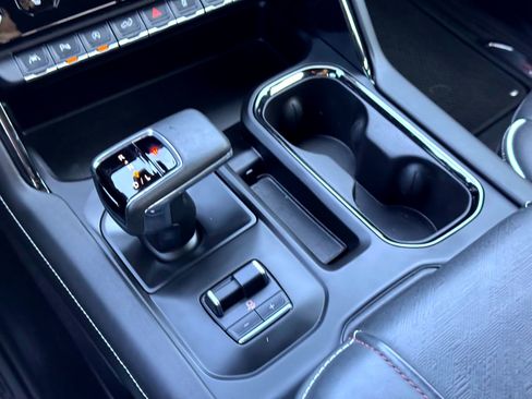 Used 2024 GMC Sierra 1500 AT4X image 30