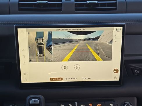 New 2025 Land Rover Defender 130 X-Dynamic SE AWD/4WD image 18