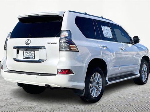 Used 2017 Lexus GX 460 Premium image 2