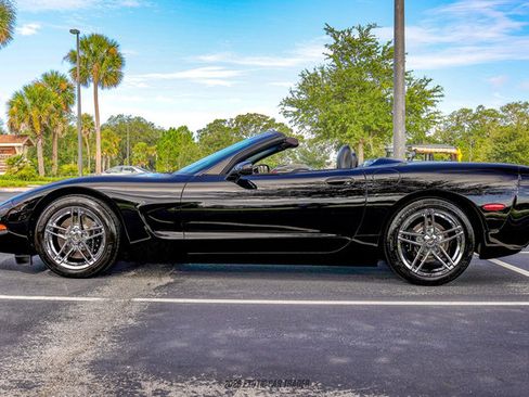 Used 1998 Chevrolet Corvette Convertible w/ Memory Pkg RWD image 3