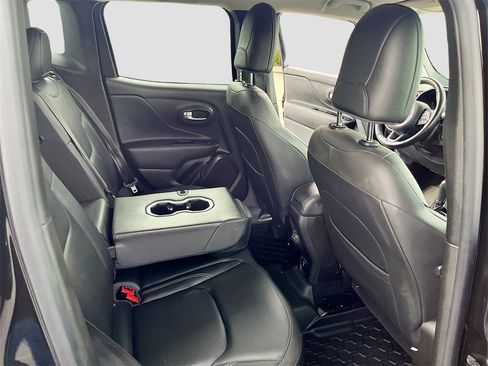 Used 2022 Jeep Renegade Limited image 27