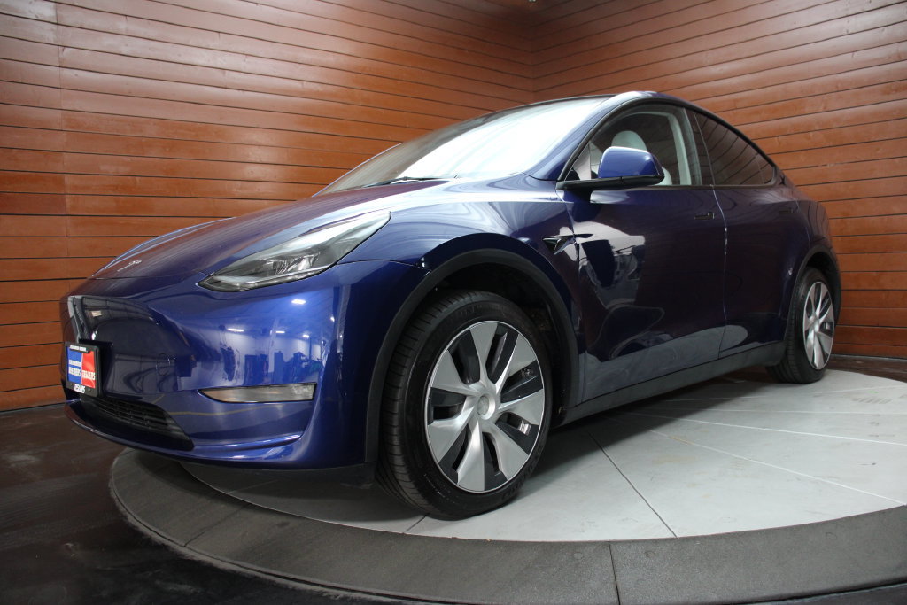 Used 2023 Tesla Model Y Long Range AWD/4WD image 4