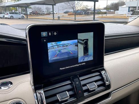 Used 2021 Lincoln Navigator Reserve w/ Luxury Package image 25