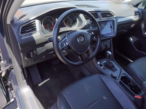 Used 2019 Volkswagen Tiguan SE AWD/4WD image 9