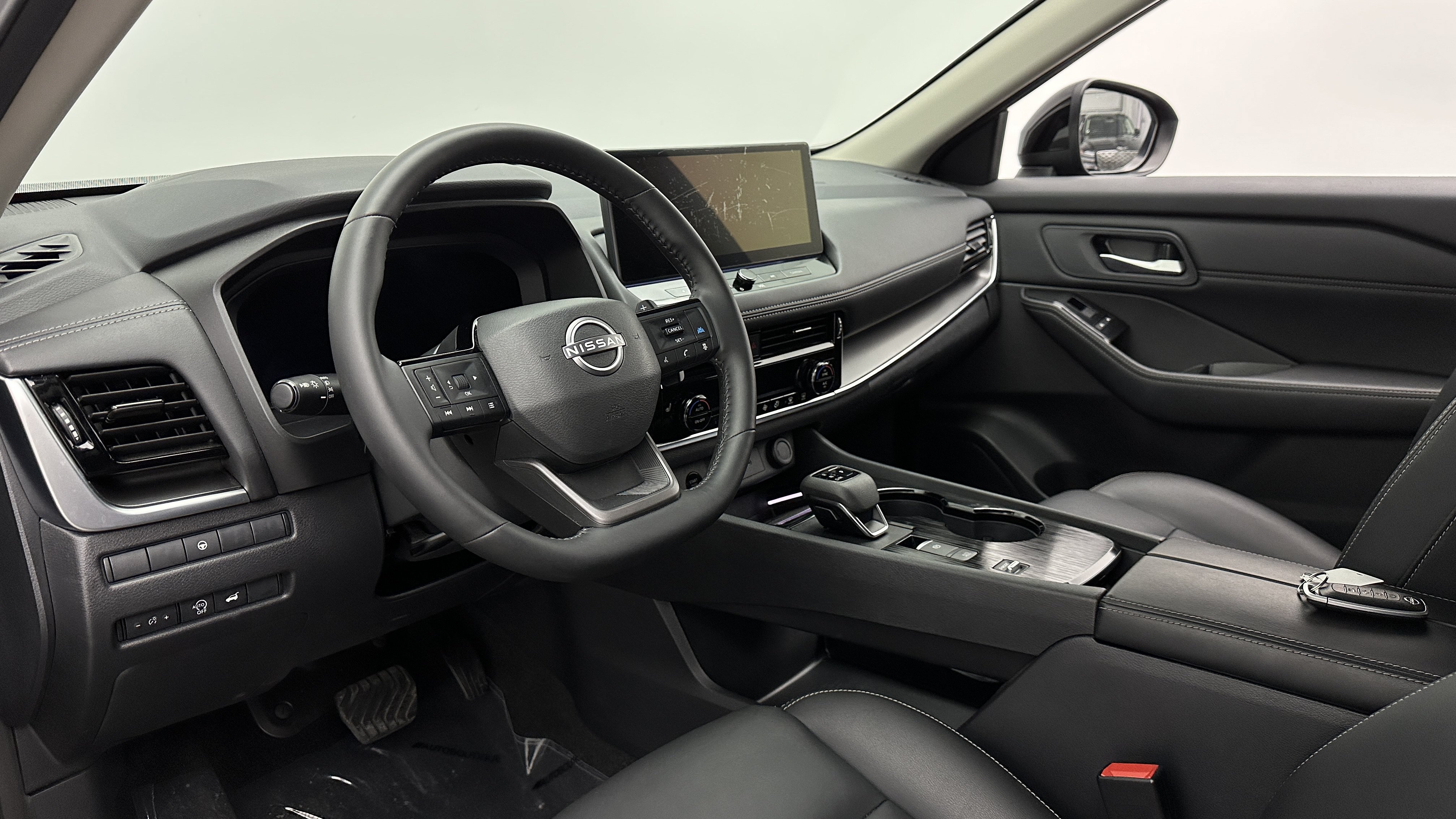 Used 2026 Nissan Rogue SL FWD image 11