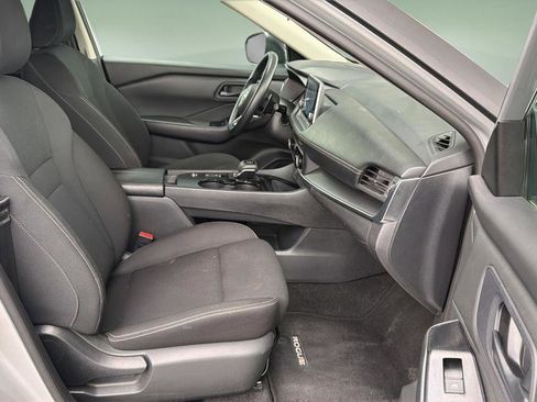 Used 2024 Nissan Rogue S FWD image 11