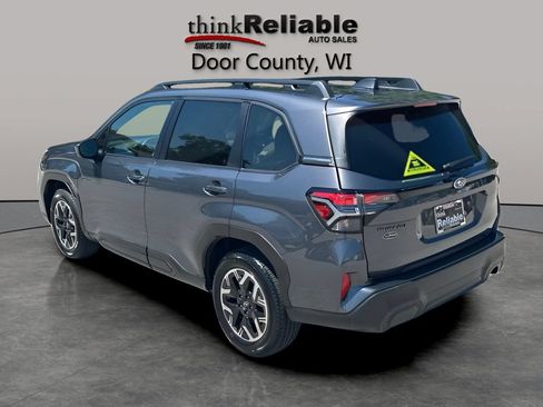Used 2025 Subaru Forester Premium AWD/4WD image 3